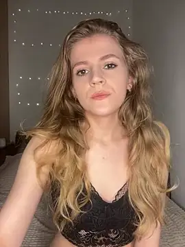 Snapshot of AmilenA chatting on 01.13.26 AmilenA online show from 01.13.26