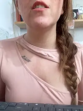 SofiEsteves online show from 04.08.26