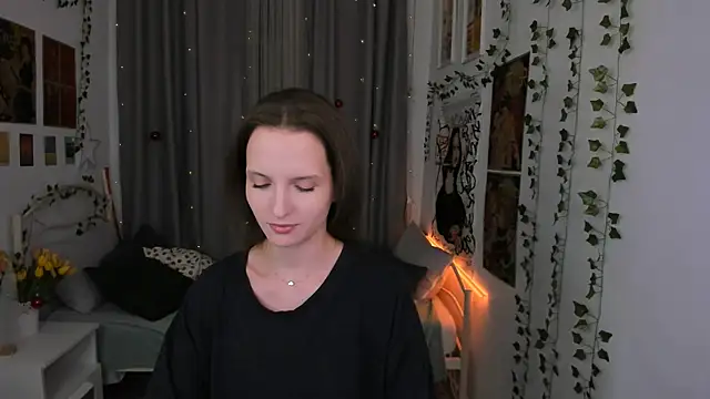 Snapshot of Ariadna_Shy chatting on 12.29.24 Ariadna Shy online show from 12.29.24