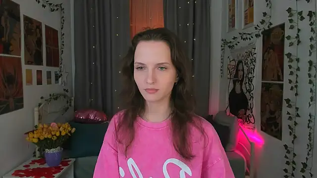 Snapshot of Ariadna_Shy chatting on 02.15.25 Ariadna Shy online show from 02.15.25