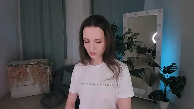 Snapshot of Ariadna_Shy chatting on 10.04.25 Ariadna Shy online show from 10.04.25