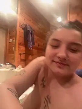 kaylee2104 online show from 04.18.26