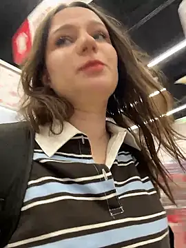 Niki Hug online show from 01.08.26