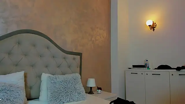 Ines Nova online show from 02.12.26