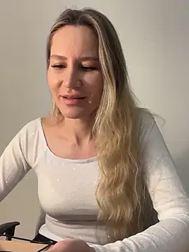 1Moonlight1 online show from 12.21.25