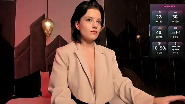 Snapshot of RowenMoon chatting on 02.25.26 RowenMoon online show from 02.25.26