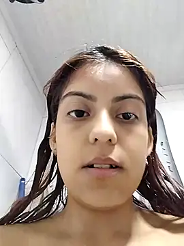 Snapshot of mia_hottie2210 chatting on 12.20.25 mia hottie2210 online show from 12.20.25