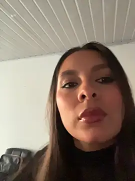 Nicollewest1 online show from 06.10.26