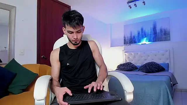 Snapshot of HarryFosster chatting on 01.16.26 HarryFosster online show from 01.16.26