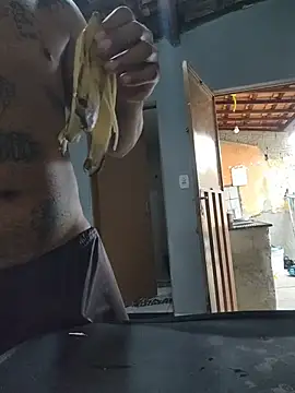 Snapshot of ykaromen chatting on 01.17.26 ykaromen online show from 01.17.26