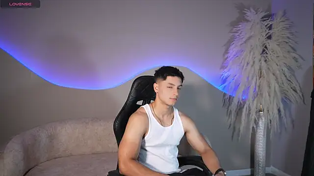 Noah Clarkk online show from 07.06.26