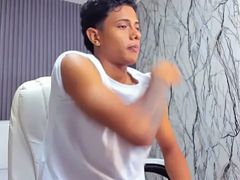 Snapshot of andrew_myersx chatting on 01.07.26 andrew myersx online show from 01.07.26