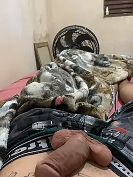 Snapshot of heitorpaugrande chatting on 02.27.26 heitorpaugrande online show from 02.27.26