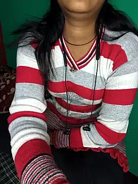 QWEEN7B online show from 12.20.25