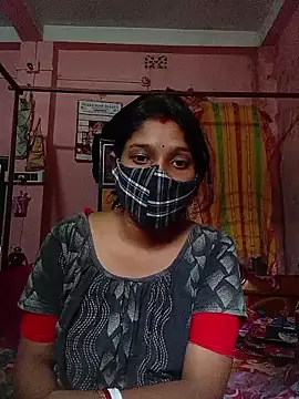 Snapshot of villSunrise chatting on 12.21.25 villSunrise online show from 12.21.25