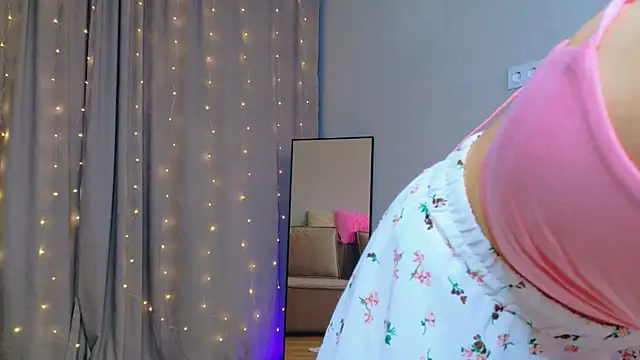 MidnightLily  online show from 12.22.25