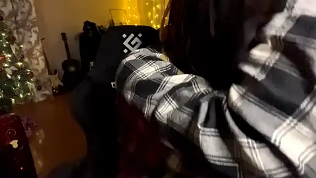 emo sweet online show from 12.19.25