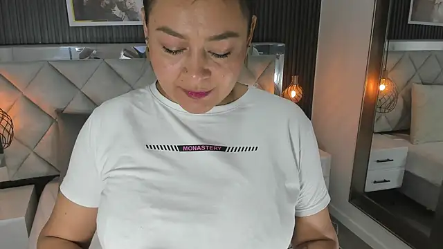 Snapshot of Susan_Sexy_Milf chatting on 01.09.26 Susan Sexy Milf online show from 01.09.26