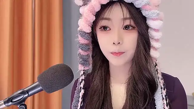 smalldaisy online show from 02.04.26