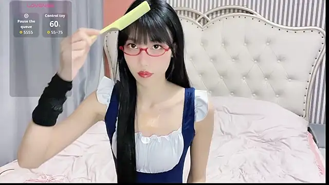 Snapshot of zhnmjx2025 chatting on 12.21.25 zhnmjx2025 online show from 12.21.25