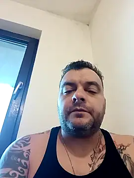 Snapshot of TomasTenerife chatting on 12.19.25 TomasTenerife online show from 12.19.25