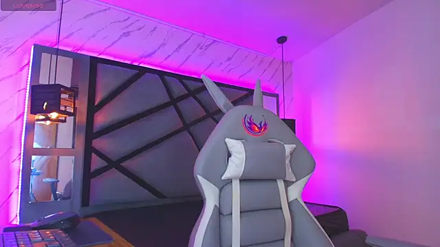 Lili Evanss online show from 02.04.26