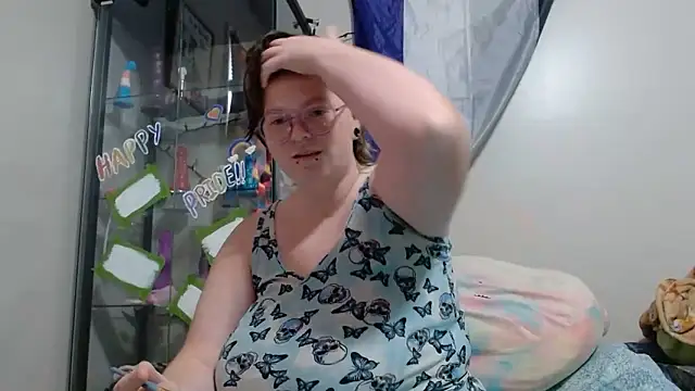 Snapshot of Pupghostt chatting on 06.19.26 Pupghostt online show from 06.19.26