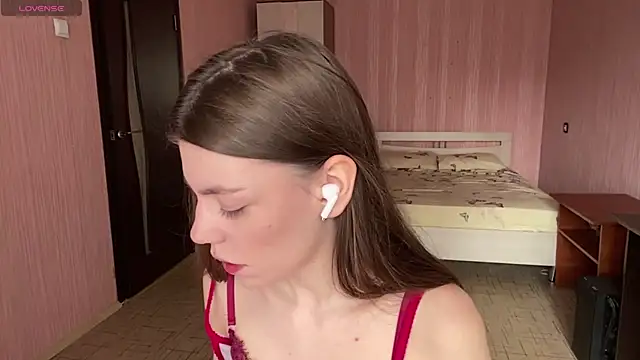 NeidaGowing online show from 04.05.26