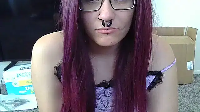 Snapshot of GabbyDaniella chatting on 12.20.25 GabbyDaniella online show from 12.20.25