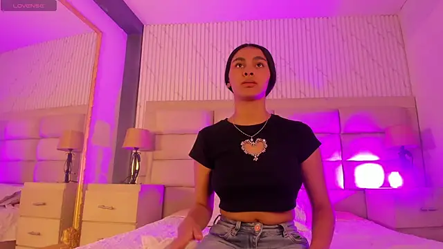 ManuelaEvans  online show from 04.02.26