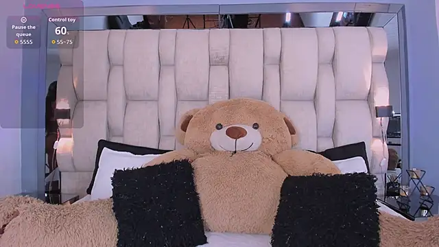 Snapshot of _PaulinaDoll_ chatting on 02.24.26 PaulinaDoll online show from 02.24.26