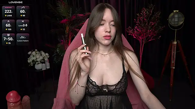 Velouraa online show from 04.02.26