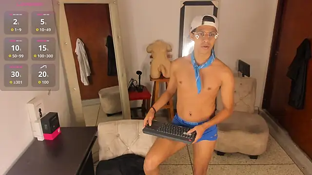 Victor LatinBoy online show from 04.10.26