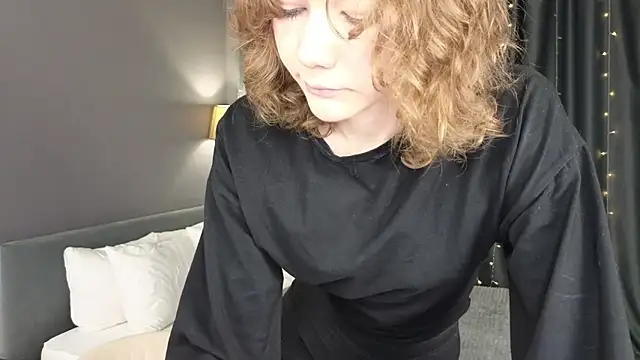Snapshot of NovaEva_ chatting on 05.29.26 NovaEva online show from 05.29.26