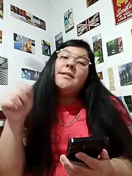 Snapshot of Lunaaaa_Hot chatting on 12.22.25 Lunaaaa Hot online show from 12.22.25