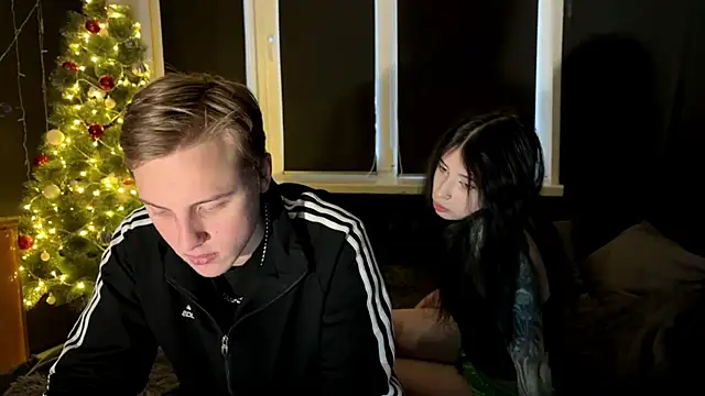 Snapshot of love4couple chatting on 01.15.26 love4couple online show from 01.15.26