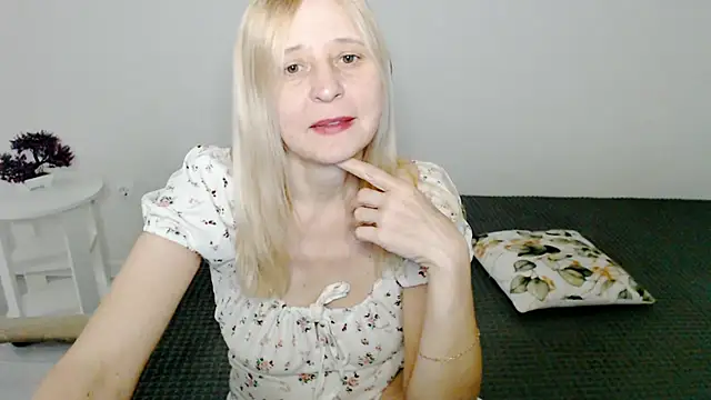 MiLenaMilf online show from 02.22.25