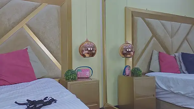 ElenaWatsonn online show from 03.27.26