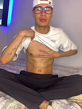 Latin Paisa Boy online show from 01.10.26