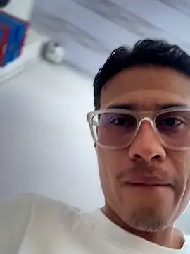 Latin Paisa Boy online show from 03.15.26