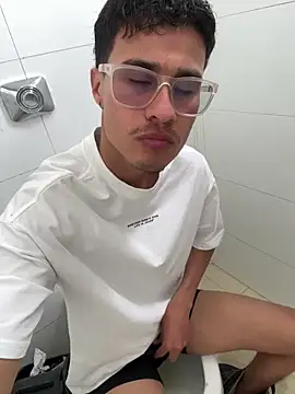 Latin Paisa Boy online show from 04.10.26