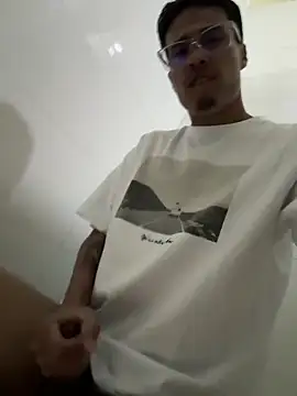 Latin Paisa Boy online show from 05.17.26