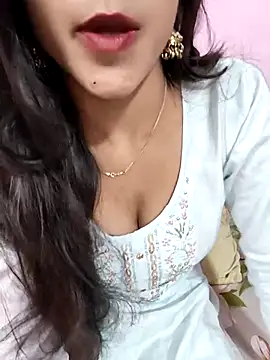 Yours-Zeenat online show from 04.07.26