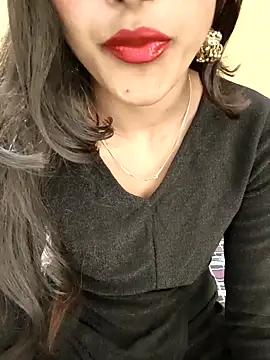 Yours-Zeenat online show from 04.14.26