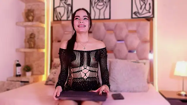 Snapshot of Sophieh_Sweet chatting on 02.09.26 Sophieh Sweet online show from 02.09.26