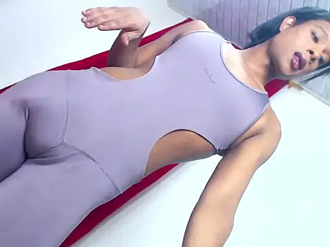 latina ts july online show from 04.20.26