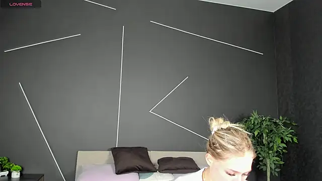 Snapshot of ChloeAlba chatting on 05.01.26 ChloeAlba online show from 05.01.26