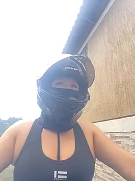 Scarlet auraa online show from 01.10.26