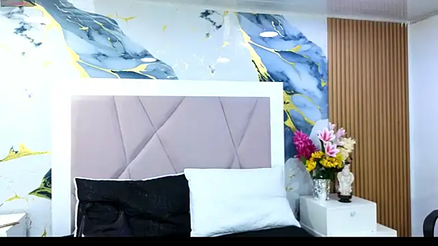 Sienna Desiree online show from 04.15.26