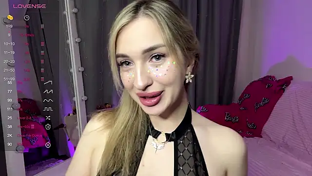 Snapshot of _ViviV_ chatting on 03.12.26 ViviV online show from 03.12.26